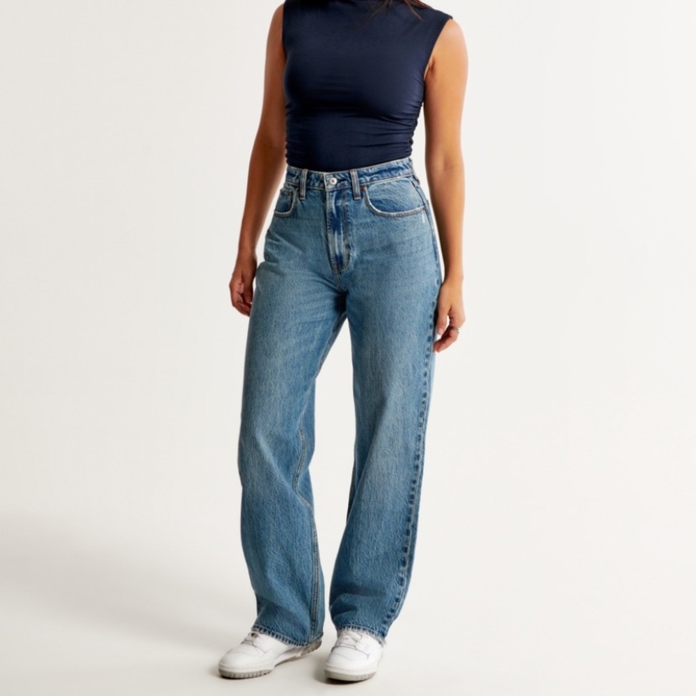 Abercrombie and Fitch The Loose High Rise Curve Love Jeans 31R